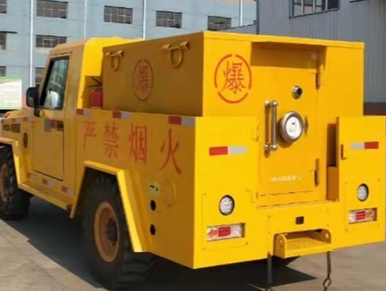 资中凯龙爆破器材运输车：保障爆破任务的安全运行